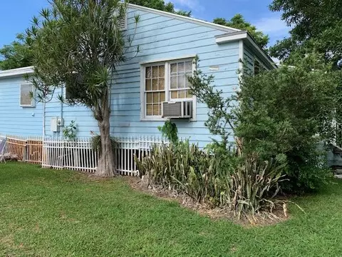 271 E 3rd St, Pahokee, FL 33476 photo 7