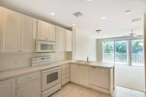3261 E Community Dr, Jupiter, FL 33458 photo 8