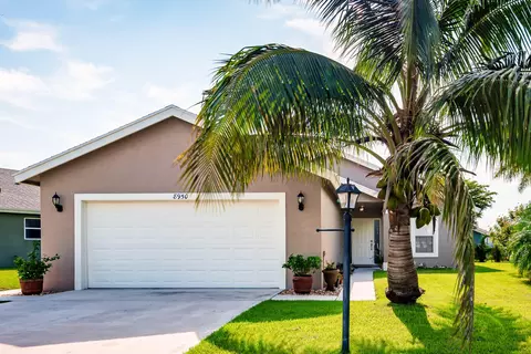 8950 SW Chrysler Cir SW, Stuart, FL 34997 photo 1