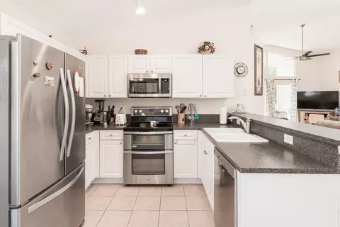 8950 SW Chrysler Cir SW, Stuart, FL 34997 photo 10