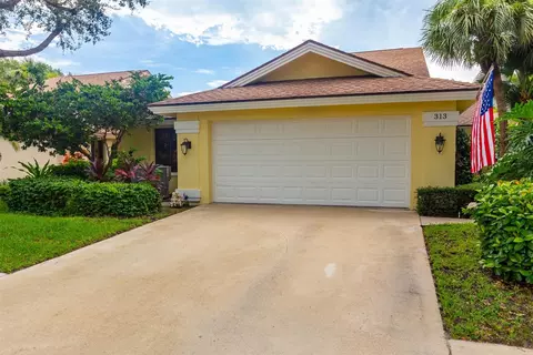 313 Natchez Ct, Jupiter, FL 33477 photo 2