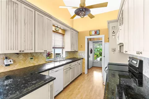 313 Natchez Ct, Jupiter, FL 33477 photo 8