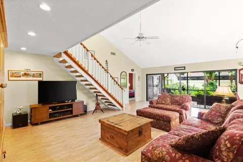 313 Natchez Ct, Jupiter, FL 33477 photo 10