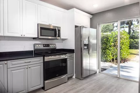 6906 4th St, Jupiter, FL 33458 photo 3