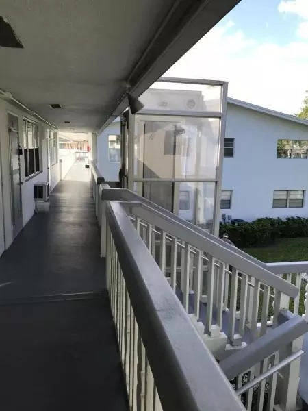 97 Markham E, Deerfield Beach, FL 33442 photo 11