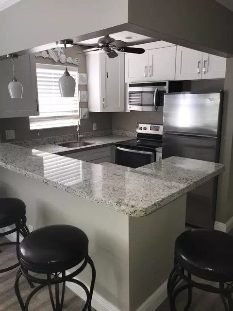 97 Markham E, Deerfield Beach, FL 33442 photo 2