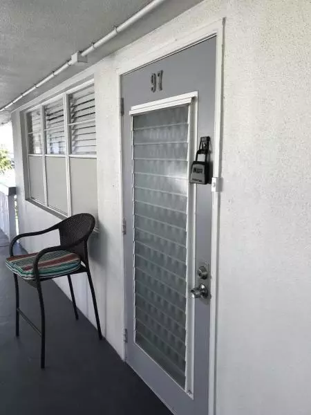 97 Markham E, Deerfield Beach, FL 33442 photo 6