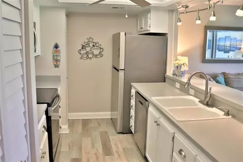 5567 NE Gulfstream Way, Stuart, FL 34996 photo 8