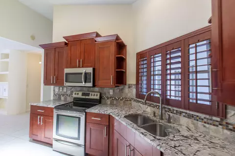 6550 Windsor Dr, Parkland, FL 33067 photo 4