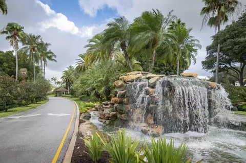 459 Pine Tree Ct, Atlantis, FL 33462 photo 6