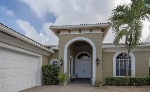 459 Pine Tree Ct, Atlantis, FL 33462 photo 1