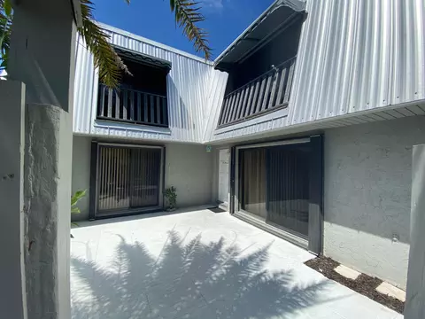 3848 SE Jefferson St, Stuart, FL 34997 photo 2