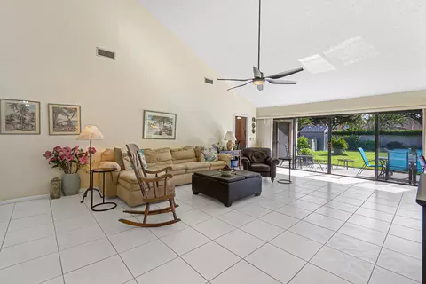 361 River Edge Rd, Jupiter, FL 33477 photo 3