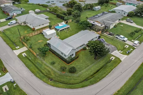 6379 SE Lake Circle Dr, Stuart, FL 34997 photo 2