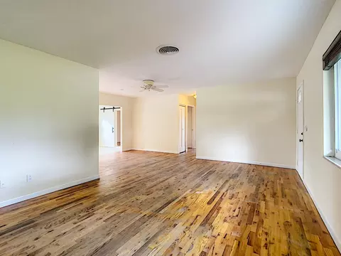 1092 SE Madison Ave, Stuart, FL 34996 photo 3