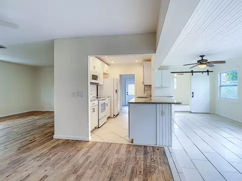 1092 SE Madison Ave, Stuart, FL 34996 photo 6