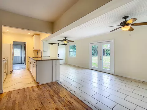 1092 SE Madison Ave, Stuart, FL 34996 photo 5