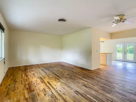 1092 SE Madison Ave, Stuart, FL 34996 photo 4