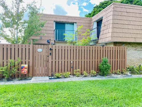 6078 SE Riverboat Dr, Stuart, FL 34997 photo 2