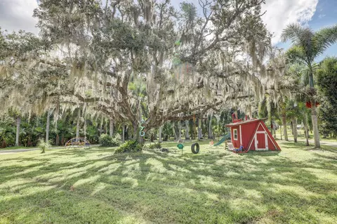 1055 SE Salerno Rd, Stuart, FL 34997 photo 9