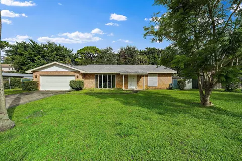 550 SW Manor Dr, Stuart, FL 34994 photo 2