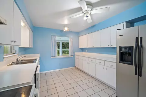 550 SW Manor Dr, Stuart, FL 34994 photo 8