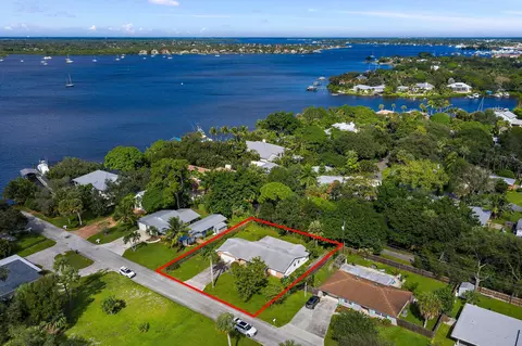 550 SW Manor Dr, Stuart, FL 34994 photo 1