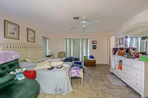 535 Forestview Dr, Atlantis, FL 33462 photo 15