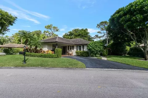 535 Forestview Dr, Atlantis, FL 33462 photo 1