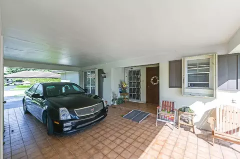 535 Forestview Dr, Atlantis, FL 33462 photo 3