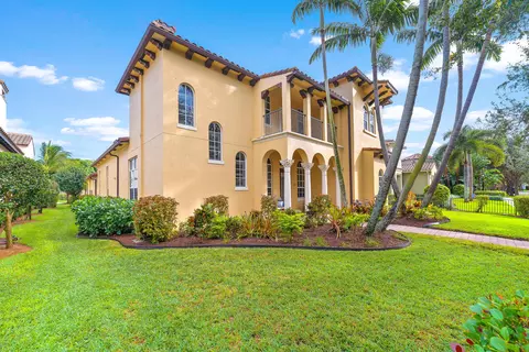 105 Santander Dr, Jupiter, FL 33458 photo 2