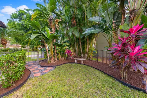105 Santander Dr, Jupiter, FL 33458 photo 38