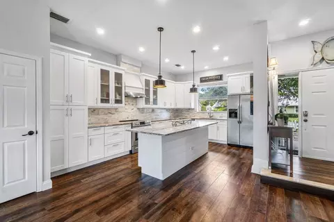 706 Warren Dr, Jupiter, FL 33458 photo 8
