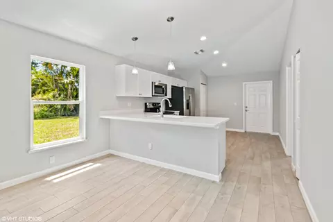 5974 SE Wilsie Dr, Stuart, FL 34997 photo 6