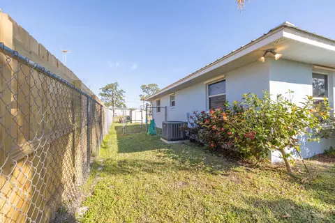 405 SE 3rd St, Okeechobee, FL 34974 photo 9