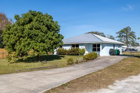 405 SE 3rd St, Okeechobee, FL 34974 photo 1
