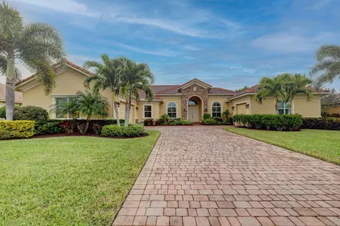 7127 SE Pierre Cir, Stuart, FL 34997 photo 2