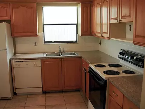 165 Greentree Cir, Jupiter, FL 33458 photo 2