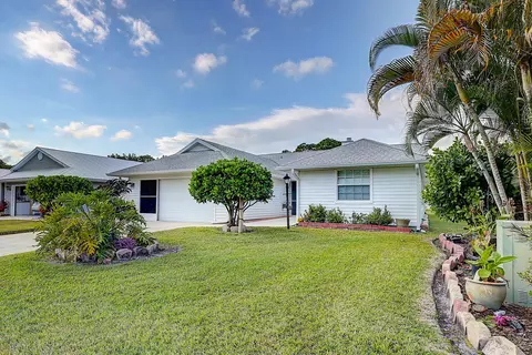 6730 SE Lillian Ct, Stuart, FL 34997 photo 3