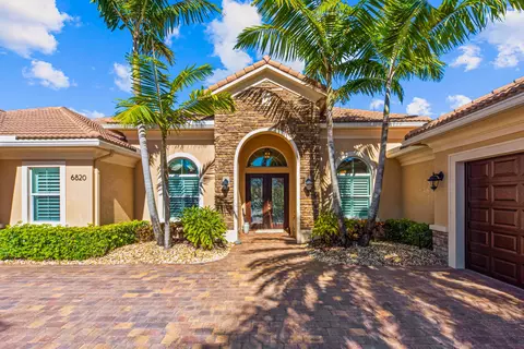 6820 SE Pierre Cir, Stuart, FL 34997 photo 2