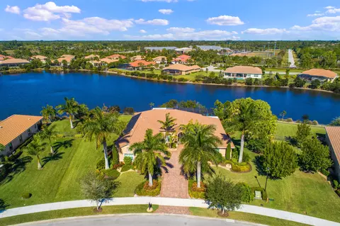 6820 SE Pierre Cir, Stuart, FL 34997 photo 4