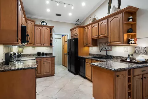 8692 Eagle Run Dr, Boca Raton, FL 33434 photo 9