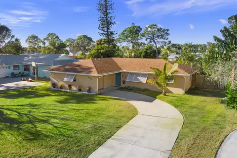 4945 SE Manatee Ter, Stuart, FL 34997 photo 2