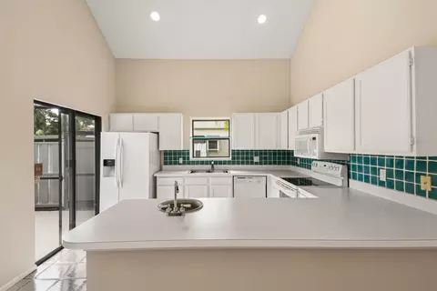 1302 Summerwinds Ln, Jupiter, FL 33458 photo 12