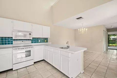 1302 Summerwinds Ln, Jupiter, FL 33458 photo 15