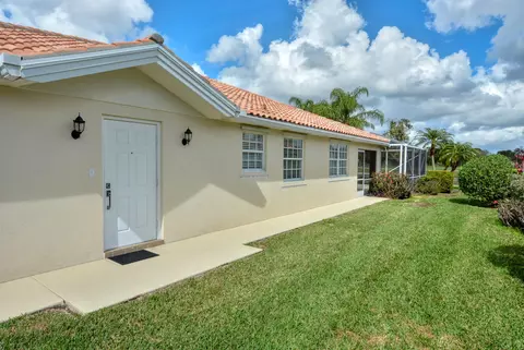 1111 SW Balmoral Trce, Stuart, FL 34997 photo 2