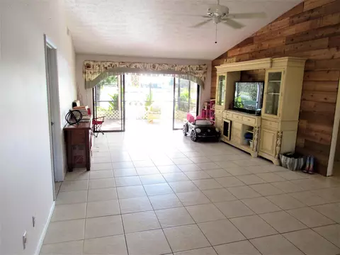 4232 SE Jacaranda St, Stuart, FL 34997 photo 3