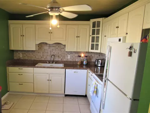 4232 SE Jacaranda St, Stuart, FL 34997 photo 5