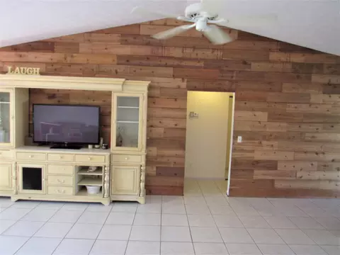 4232 SE Jacaranda St, Stuart, FL 34997 photo 4