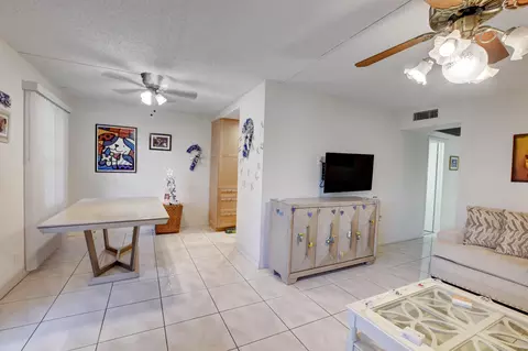 181 Brighton E, Boca Raton, FL 33434 photo 8